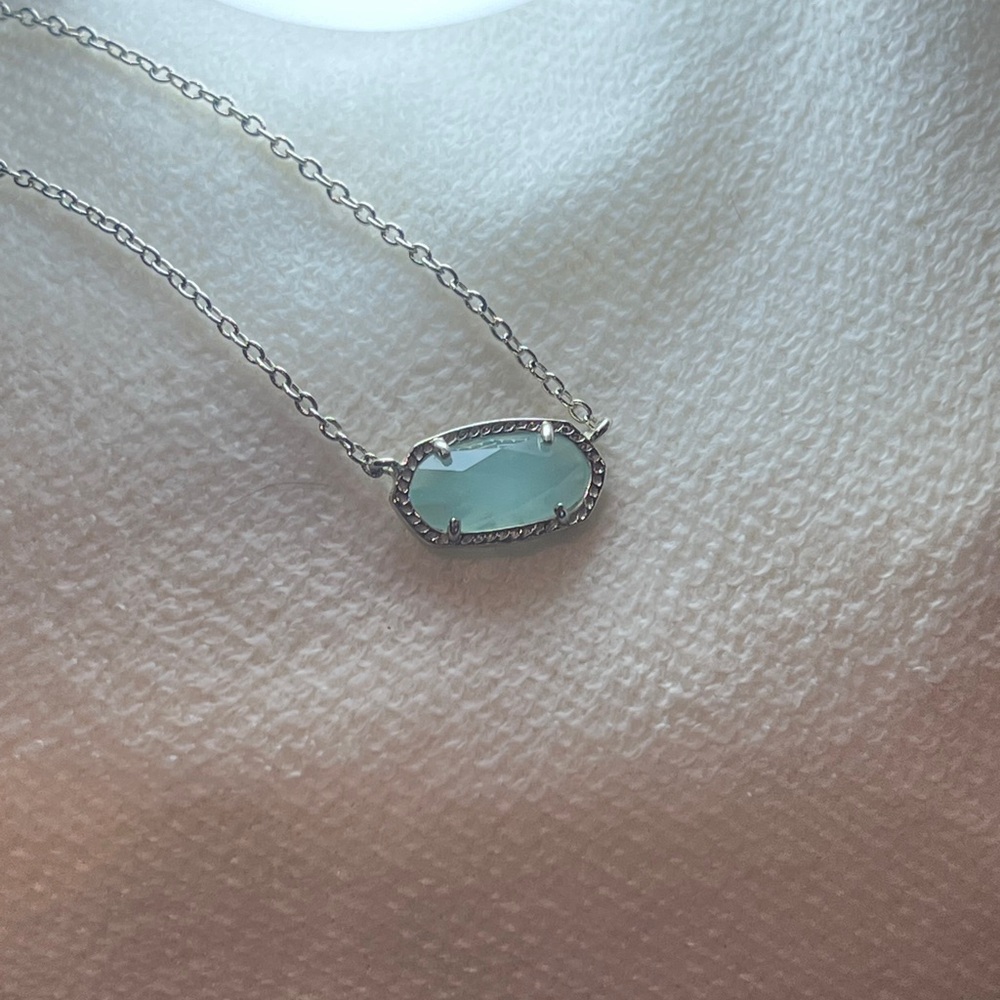 Kendra Scott Necklace - Picture 5 of 8